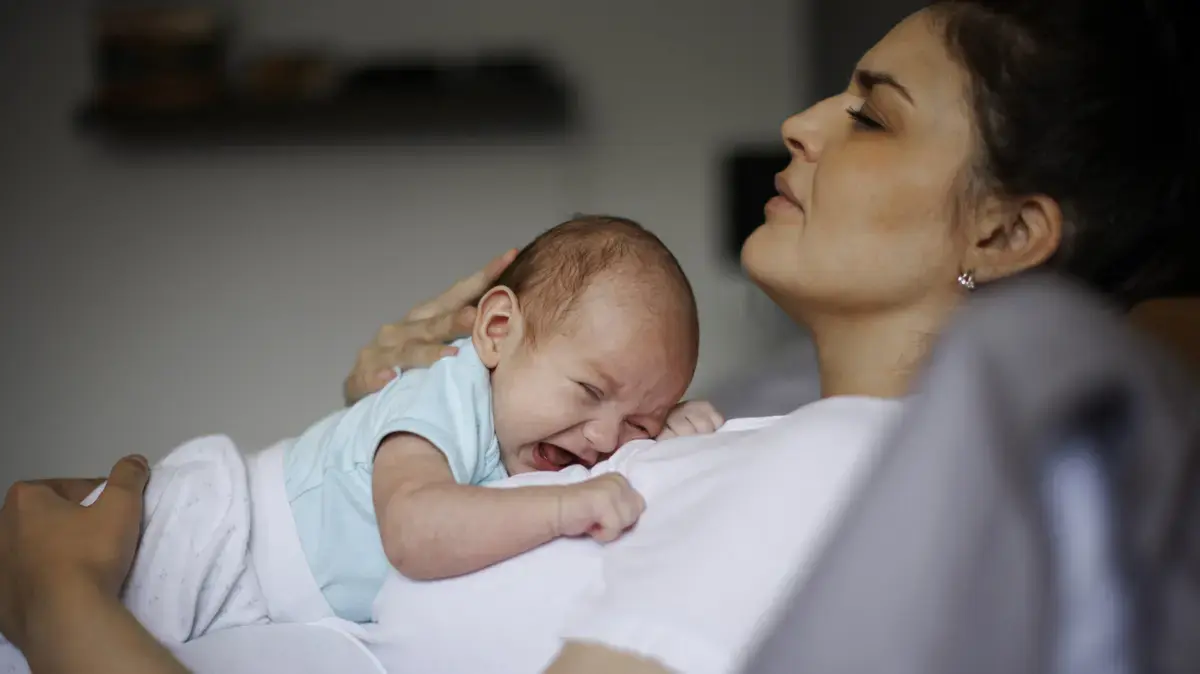 Ora Vrăjitoriei la bebeluși: Un fenomen normal, nu un semn de alarmă
