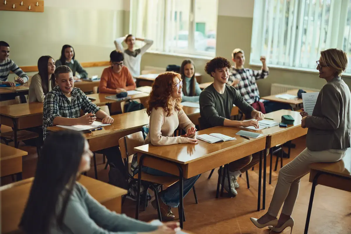 Schimbări majore în admiterea la liceu de la anul școlar 2027: Elevii ar putea susține două probe suplimentare după Evaluarea Națională, conform noilor propuneri ale Ministerului Educației și Cercetăr