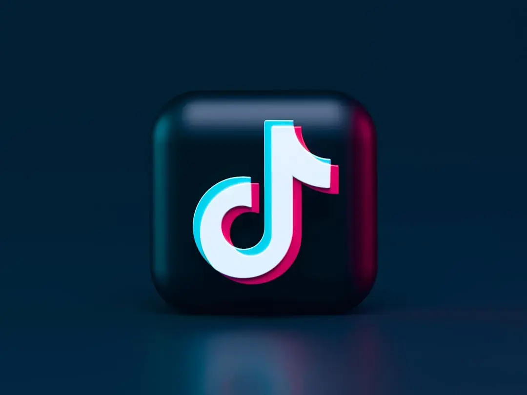 TikTok viral: Copiii buni nu sunt mereu liniștiți – Părinții, sub presiunea publică și a sfaturilor nesolicitate