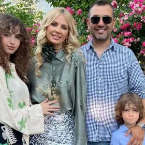 Andreea Bănică a decis să mute familia după ce fiul ei, Noah, a fost victimă a hărșelilor în cartier