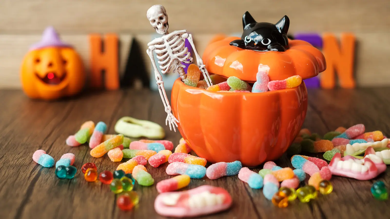 Halloween-ul: dulciurile care strică dinții copiilor