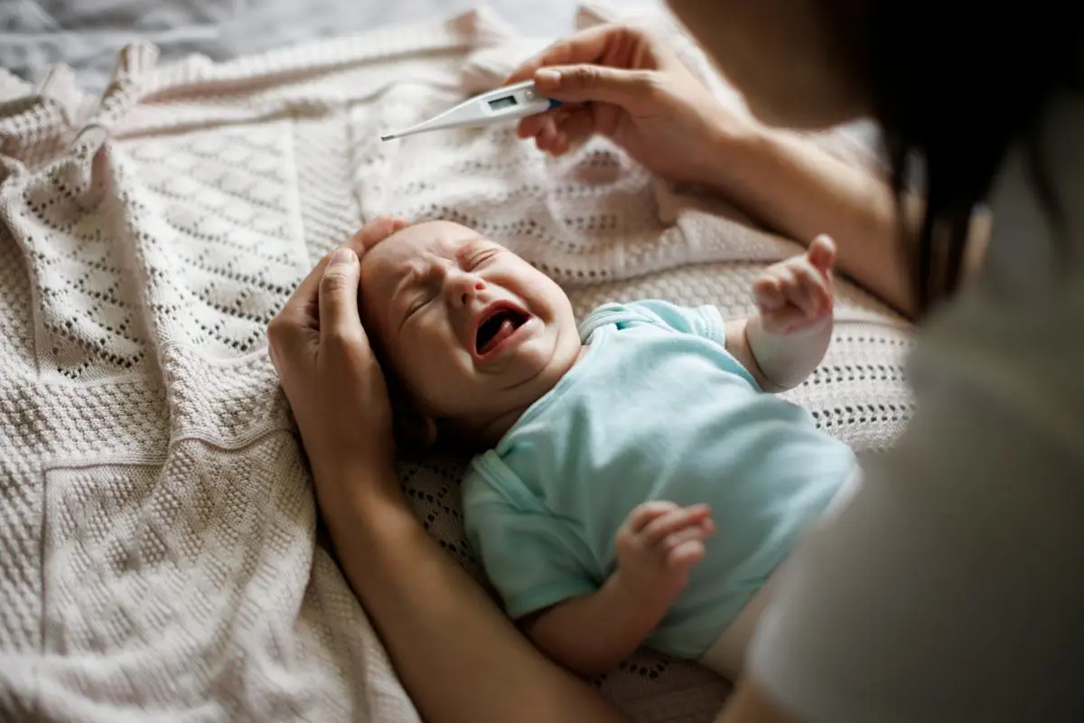 RSV la bebeluși: De ce nu e o simplă răceală și ce semne te alarmează