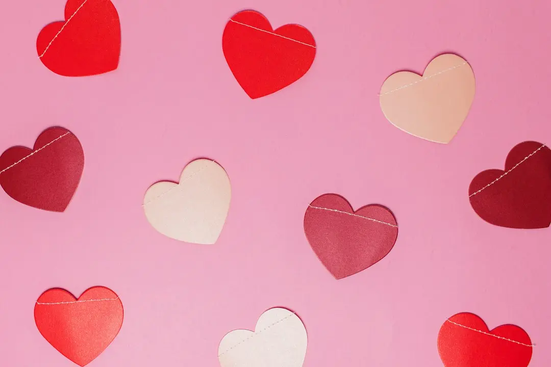 Valentine’s Day cu stil de spion: imprimabile gratuite cu cerneală invizibilă